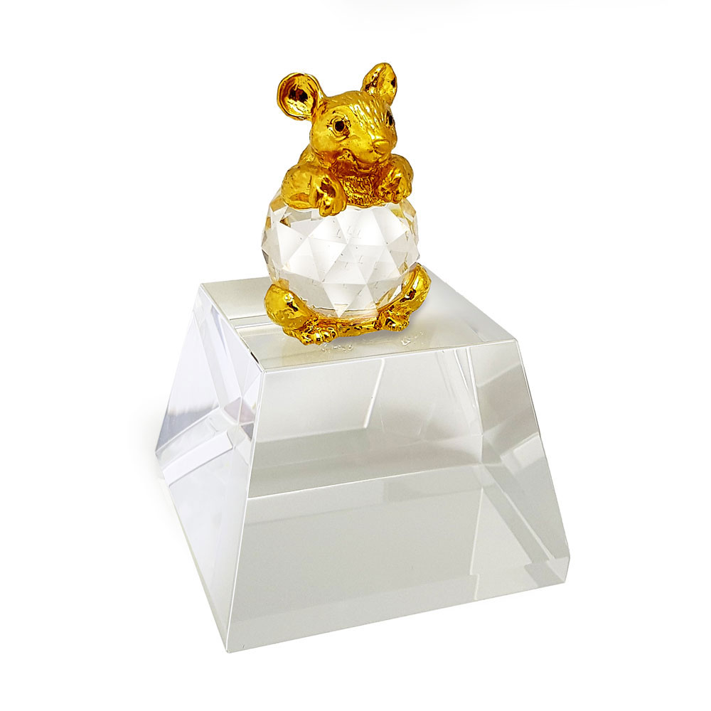 Golden Rat on Oblique Crystal Base